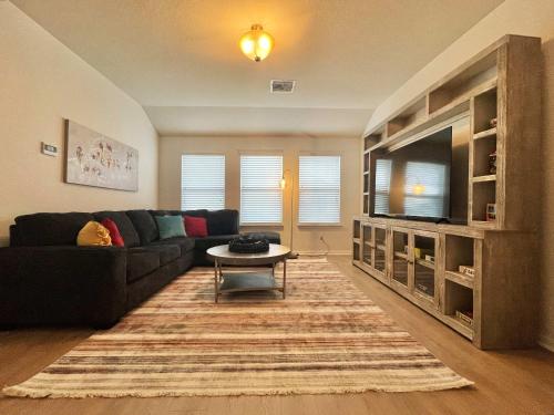 Elegant Conroe Getaway with Game Room & BBQ in Conroe, USA