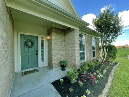 Elegant Conroe Getaway with Game Room & BBQ in Conroe, USA