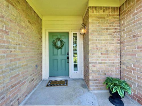 Elegant Conroe Getaway with Game Room & BBQ in Conroe, USA