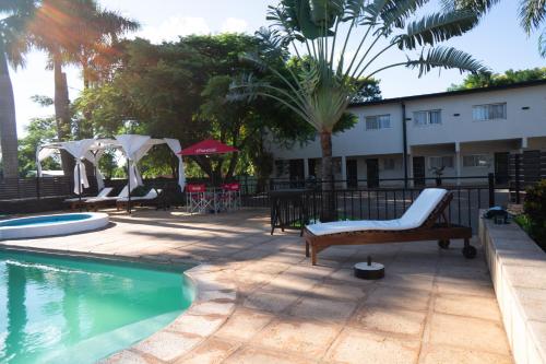 Swimming pool, Hotel Oaky near Libertador General José de San Martín Airport