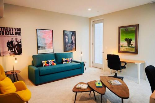 Penthouse Luxury, DTLA views, live-work walk to everything! thumb 3