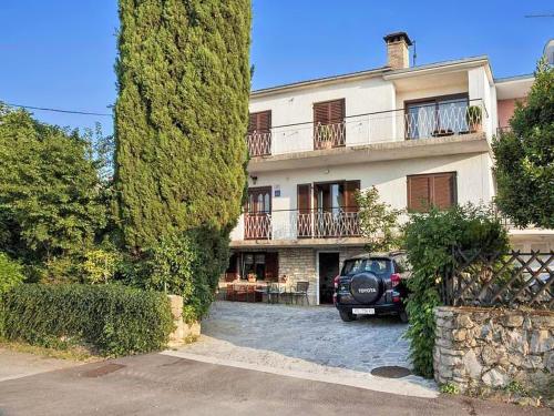Apartments with parking space Rovinj - 23505