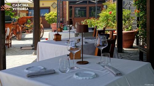 餐廳, Cascina Vittoria Restaurant Lab & Rooms in 羅尼亞諾