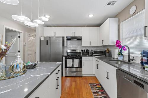 Konyha, Luxury Gated home near NYC and EWR with free Parking in Elizabeth (New Jersey)