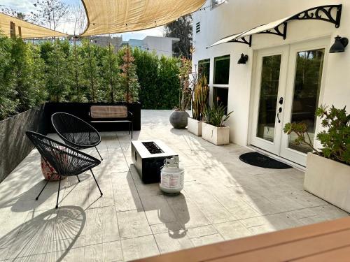 Resort Getaway in Private Garden Terrace Villa w Luxury Amenities, Los Angeles (photo 7)