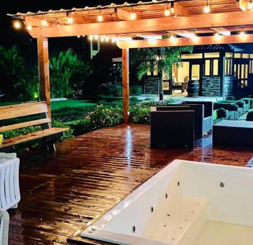 Río Privado Villa Jarabacoa con Picuzzi (Rio Privado Villa Jarabacoa con Picuzzi) in Jarabacoa