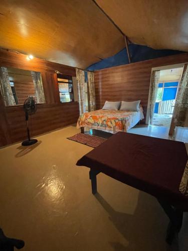 FARE Tatahi in ฮัวฮีเน อิตี