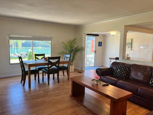 Waterfront, Mountainview House in Castlegar in คาสเซิลการ์ (บริติชโคลัมเบีย)