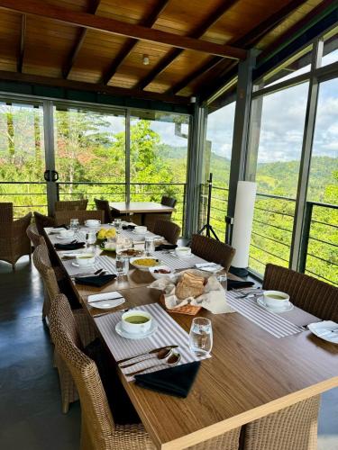 مطعم, Amore Resorts in نوجاويلا