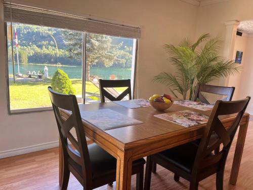 Waterfront, Mountainview House in Castlegar in คาสเซิลการ์ (บริติชโคลัมเบีย)