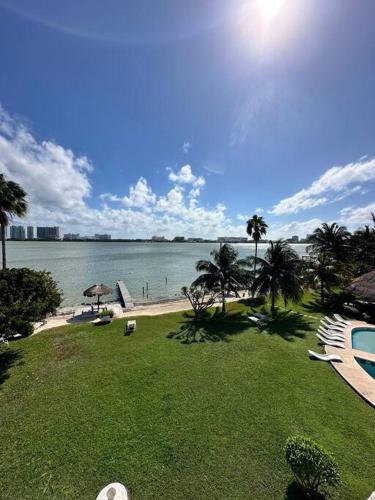 Lagoon-Front House in Hotel Zone Central Location with Easy Access to Top Attractions, Cancún (fotografie 9)