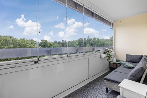 Balcony/terrace, Higlyfavored apartments in Hallonbergen