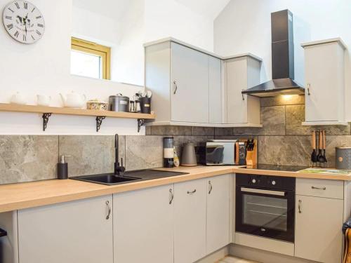 Stunning cottage nestled under the Longmynd Hills. in Craven Arms