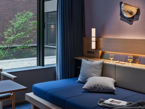 Superior King Room with Extra Bed (3 Adults) image 7