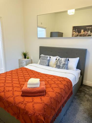 2 Bed - 2 Bath - Duplex Apartment next to LBU-Headingley Centre-YCC Arena-Families-Relocators near Apátságház Múzeum