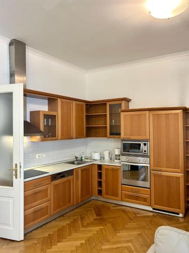 Apartment image 10