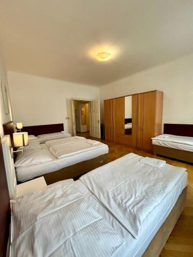 Quadrio Bedroom Central Apartment - image 9