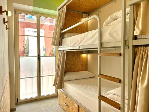 1 bunk bed