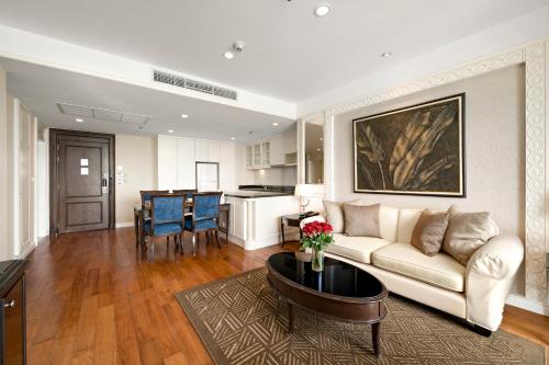 Grand Suite image 5