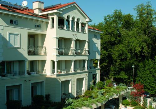 Hotel Villa Vera - Hôtel - Lovran
