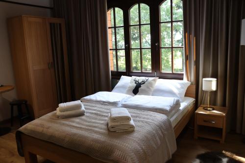 2 bedrooms, 3 beds