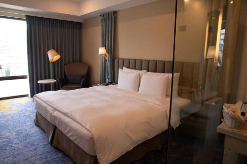 Deluxe Double Room image 3