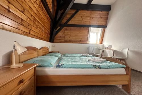 2 twin beds