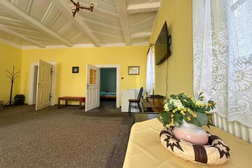 Hotel RON in Mikulasovice