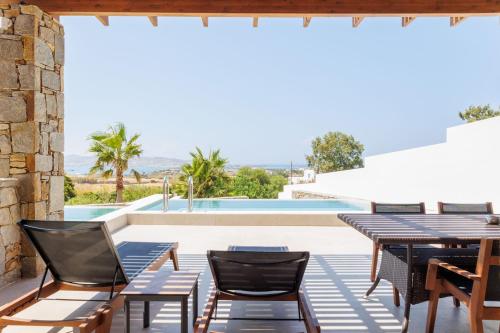 Premium Sea View Suite with private pool image 2