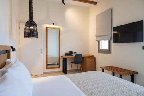 Deluxe Suite with Sea View image 7