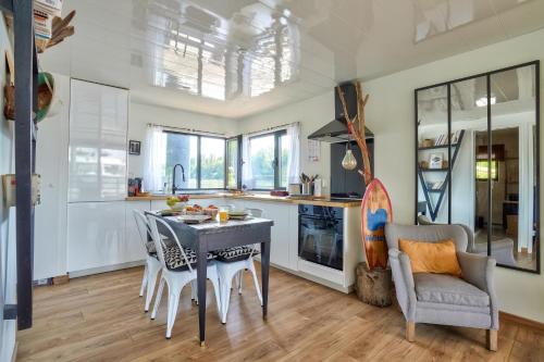 Kitchen, HOUSE BOAT WESTAY - Une maison sur l'eau in Triel-Sur-Seine