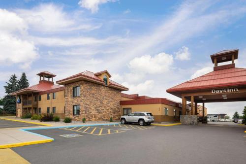 Days Inn & Suites by Wyndham Bozeman, Bozeman