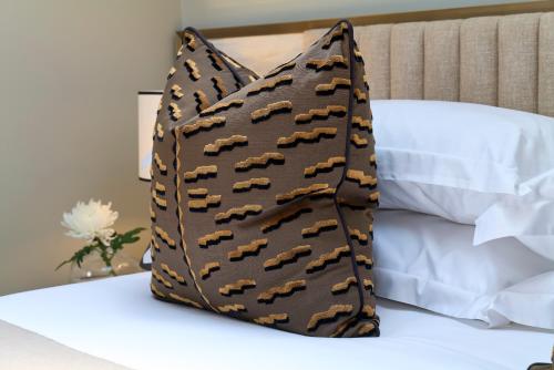 Cheval Phoenix House at Sloane Square - image 5