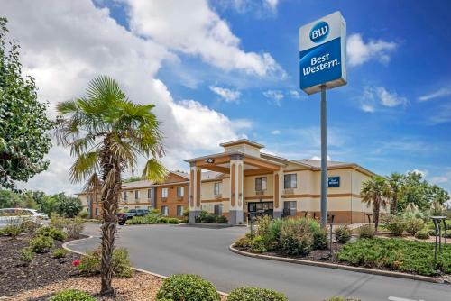 Best Western Canton Inn - image 11