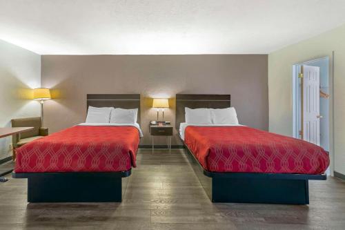 Double Room - Non-Smoking  image 3