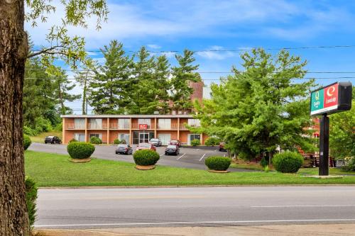 Econo Lodge Waynesboro - Skyline Drive in Waynesboro, USA