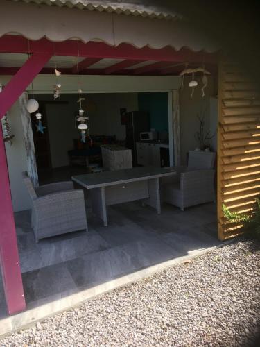 fleur de tiare in Γκραντ-Μπουργκ