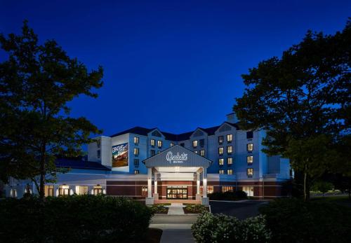 591486749 Graduate by Hilton Storrs