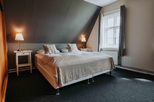 Héradsskólinn Historic Guesthouse - image 3