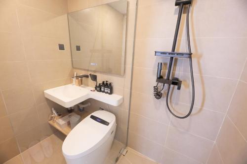 Ratchada Retreat Boutique Suites - image 11