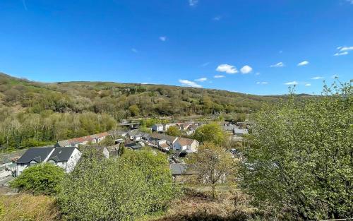 A környék, PLEASANT View Impressive Home In Stunning Rhondda Valley By STAE-homes in Cymmer