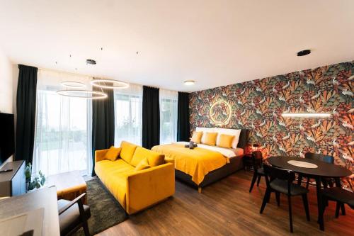 Gold Garden Terrace Apartment