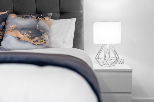 Two Bedroom Apartment - Balcony - Parking - Netflix - Wifi - 8MC