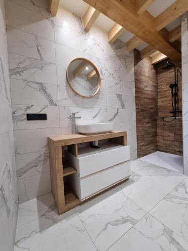 Gîte des Capucines avec borne de recharge pour voiture électrique gîte à louer Vérine