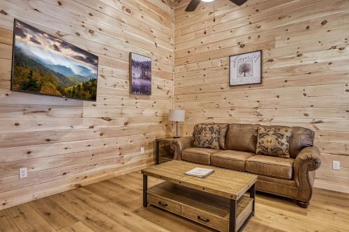 Little Gem Cabin in Cosby, USA