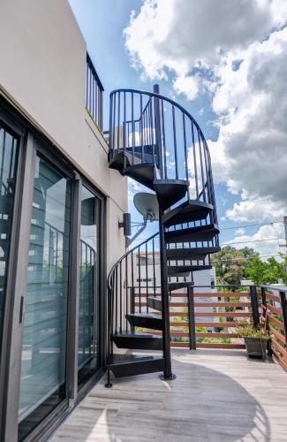 Modern 3BR PH with Rooftop Plunge Pool in Miami Modern 3BR PH with Rooftop Plunge Pool in Miami