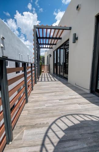 Modern 3BR PH with Rooftop Plunge Pool in Miami Modern 3BR PH with Rooftop Plunge Pool in Miami