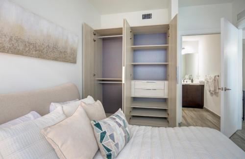 Modern 3BR PH with Rooftop Plunge Pool in Miami Modern 3BR PH with Rooftop Plunge Pool in Miami