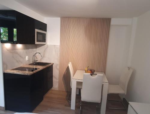 Studio By The Sea 2 in Lepetane