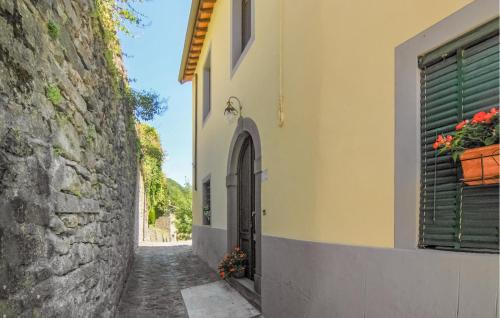 Зовнішній вигляд готелю, Awesome Home In Sommocolonia in Барга